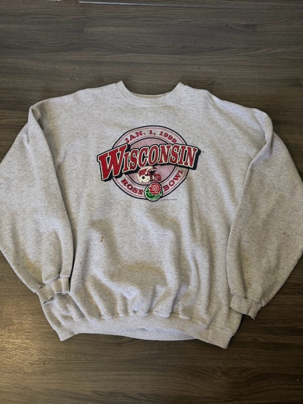 Vintage 1999 90s Wisconsin Rose Bowl Graphic Crewneck Sweatshirt Heather Grey
